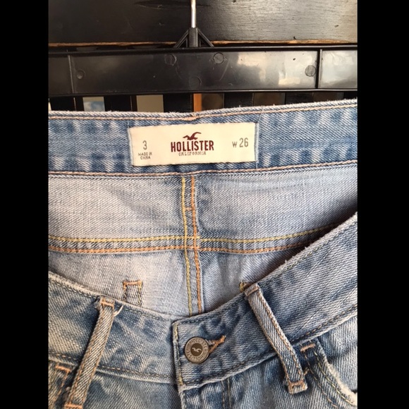 Boyfriend / Ripped Hollister Jeans - Picture 2 of 3
